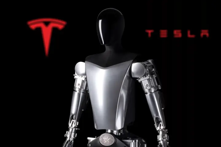 Tesla Teases Future of Robotics with Unfinished Humanoid Robot Prototype at AI Day 2022